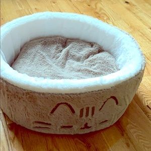 pusheen cat bed